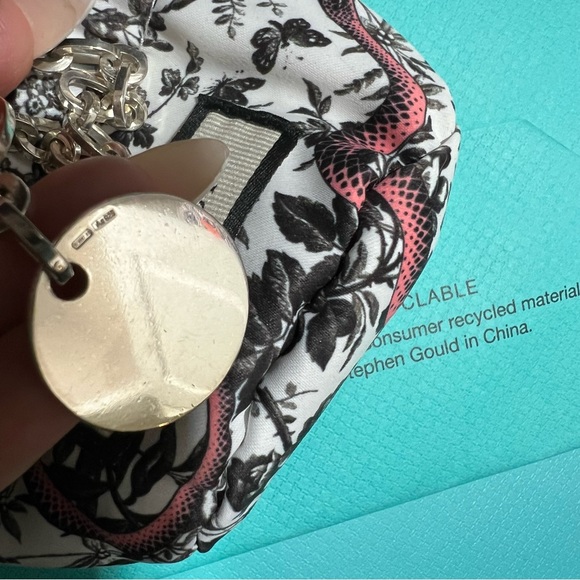 GUCCI ICON GUCCI LOGO SILVER ROUND TRADEMARK CHARM BRACELET 18 - Picture 7 of 7